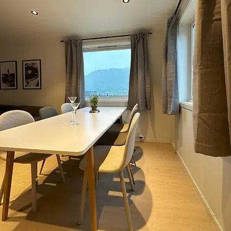 Leilighet Med 5 Soverom - Montis Tromsø Exteriör bild