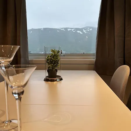 Leilighet Med 5 Soverom - Montis Tromsø Exteriör bild